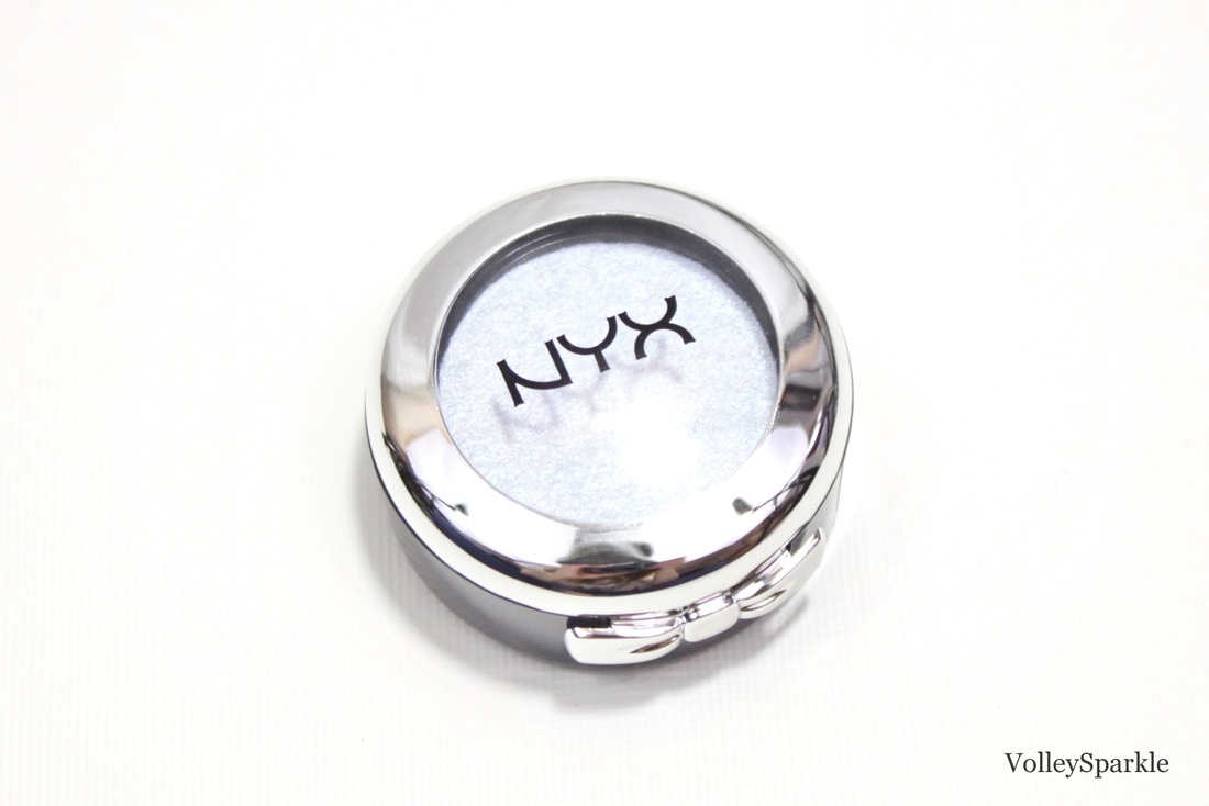 NYX Girl Talk Prismatic Shadow / highlight for pale skin