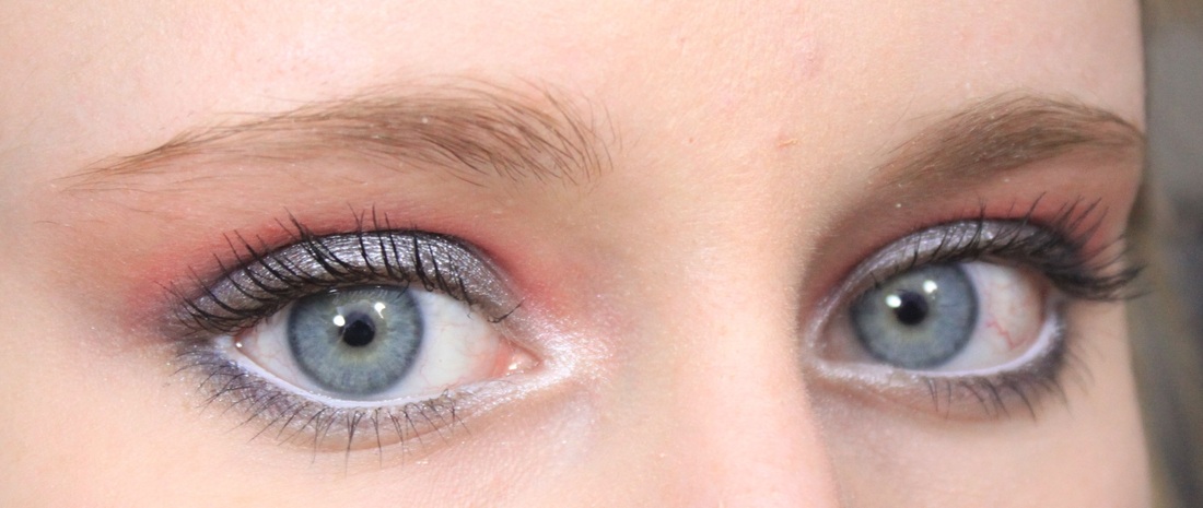 besværlige Eller senere Resten Blue-Grey & Coral Eye Makeup Look - volleysparkle