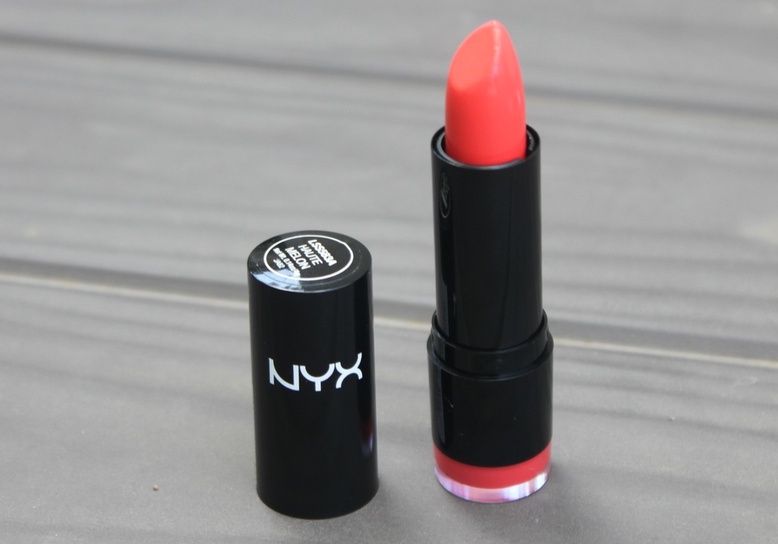 nyx extra creamy round lipstick black cherry
